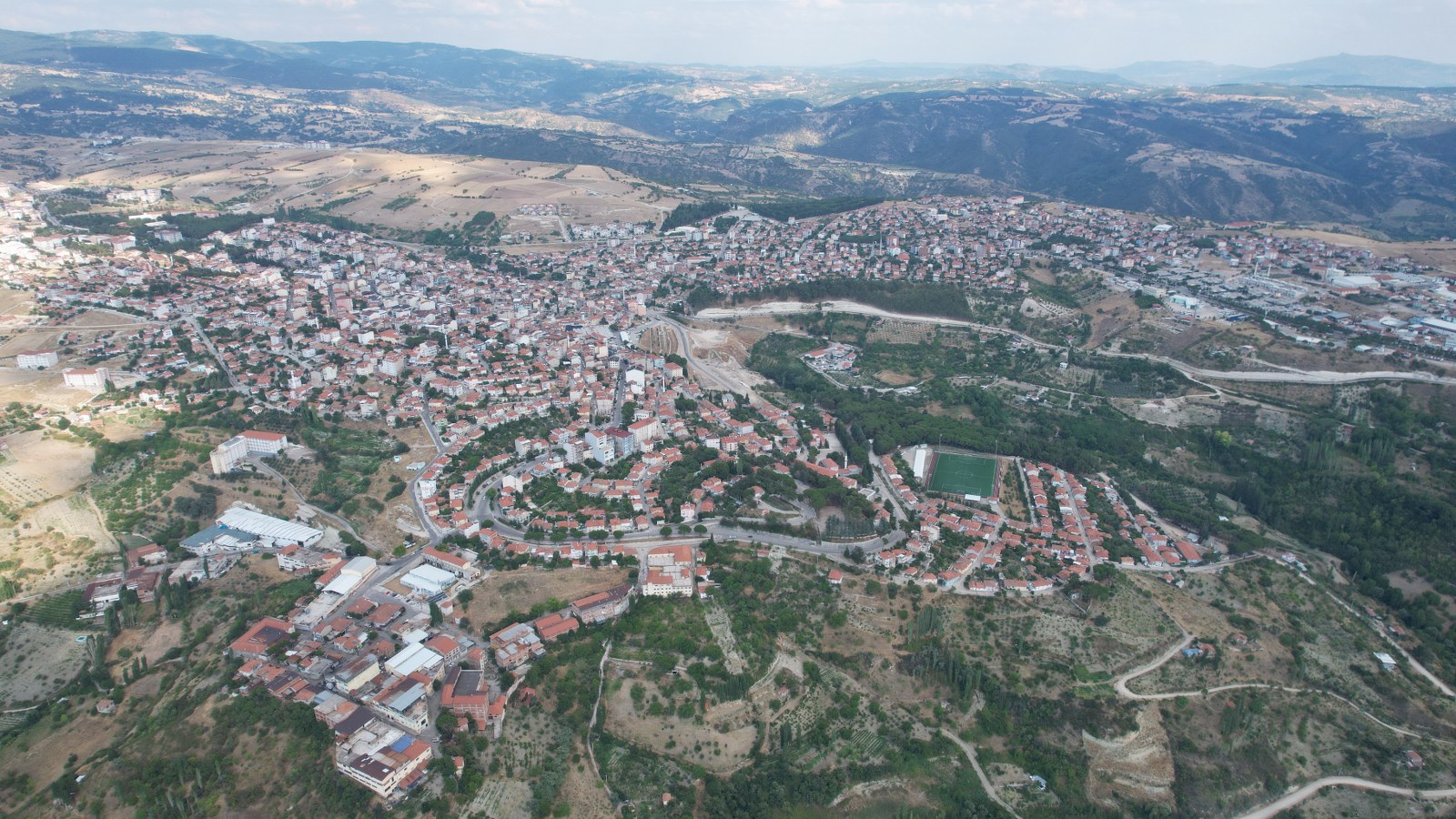 Demirci’de Yapı Malzemeleri Alışverişinde Güvenin Adı: Hasan Bilgin Yapı Malzemeleri